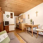 Apartamento Beim Holzschnitzer-4 By Interhome *